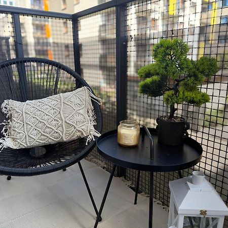 Modern Apartment Near To The Chopin'S Airport Cybernetyki 2A Warszawa Zewnętrze zdjęcie