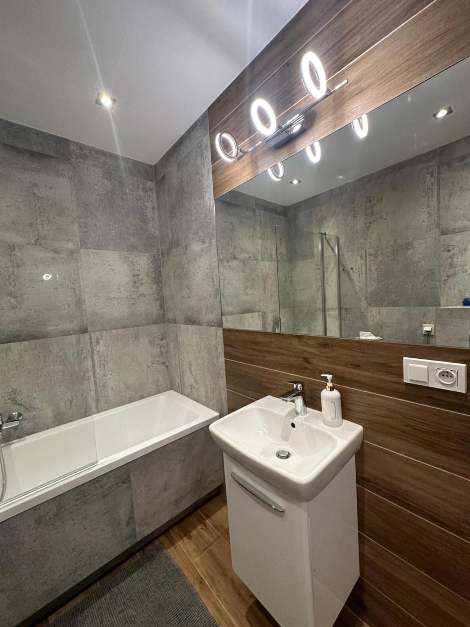 Modern Apartment Near To The Chopin'S Airport Cybernetyki 2A Warszawa Zewnętrze zdjęcie