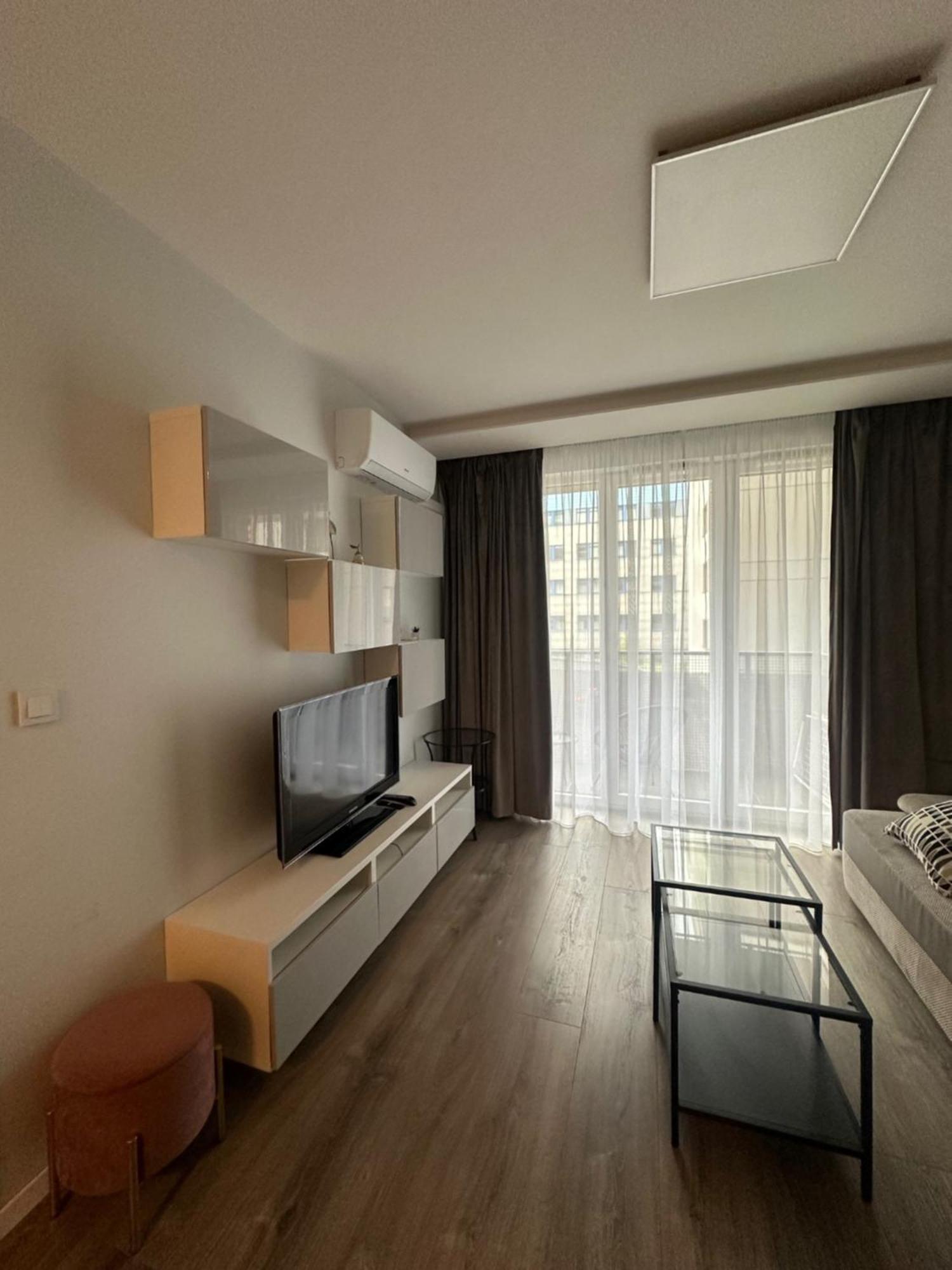 Modern Apartment Near To The Chopin'S Airport Cybernetyki 2A Warszawa Zewnętrze zdjęcie