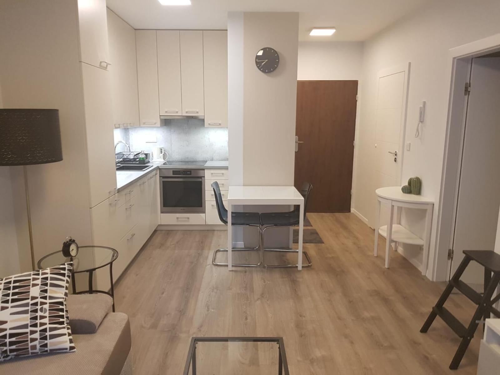 Modern Apartment Near To The Chopin'S Airport Cybernetyki 2A Warszawa Zewnętrze zdjęcie